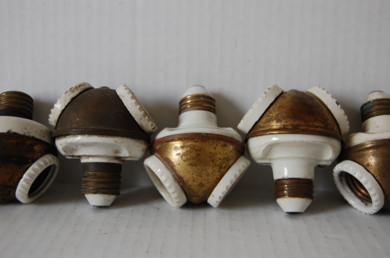Benjamin Porcelain & Brass 2 Socket Plug Cluster